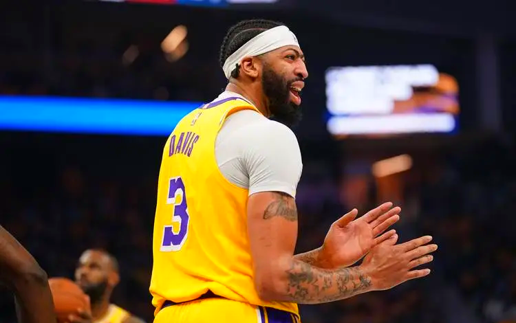 浓眉哥迎来三赛季高光表现，西班牙队球迷沸腾！